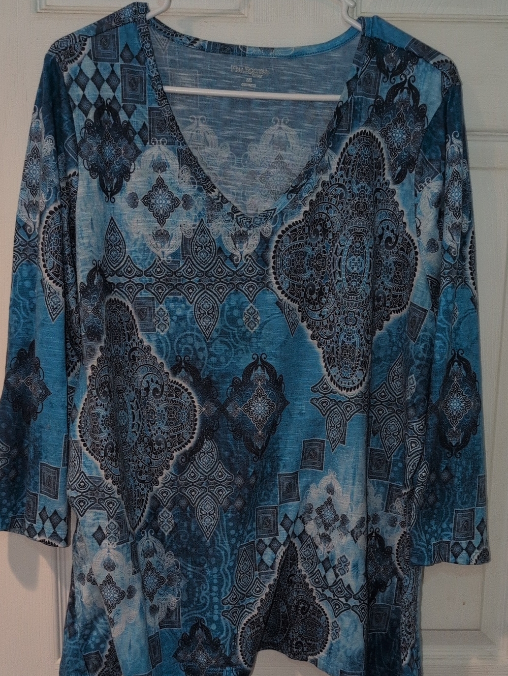 CLEARANCE! Kim Rogers Blue Printed V-Neck Long Sleeve Top